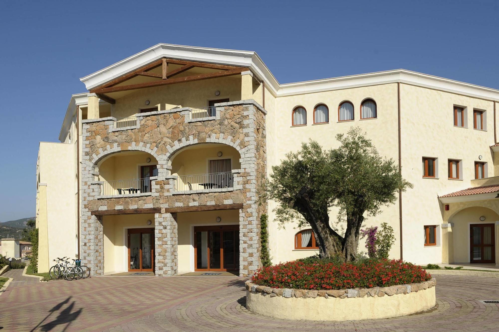 Blu Hotel Morisco Cannigione Exterior photo